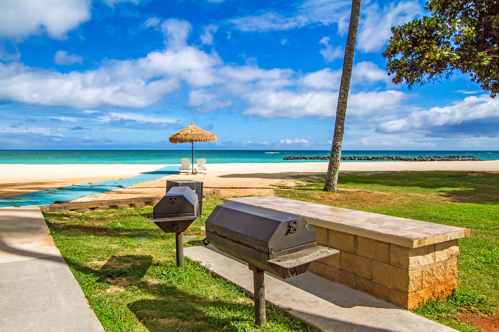 Kapilina Beach Homes grilling area